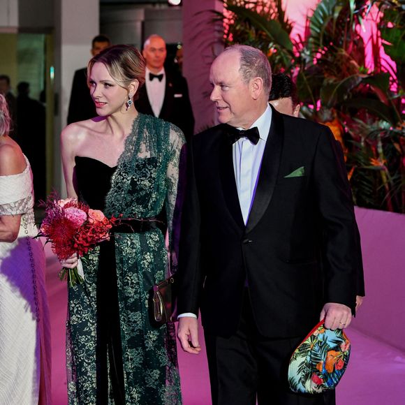 La princesse Charlene de Monaco et le prince Albert II de Monaco  durant la 69ème édition du Bal de la Rose dans la Salle des Étoiles du Sporting Monte-Carlo à Monaco, le 29 mars 2025. © Bruno Bebert / Pool Monaco / Bestimage