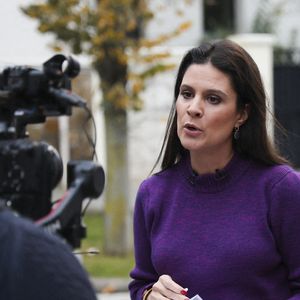 Apolline de Malherbe interviewe Bruno Retailleau lors du tournage de l'émission « En Campagne » sur BFMTV à Bry-sur-Marne, en banlieue parisienne, le 6 novembre 2025. Photo de Jérémy Paoloni/ABACAPRESS.COM