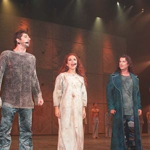 Les acteurs lors de la générale de Notre-Dame de Paris (Daniel Lavoie, Patrick Fiori, Hélène Ségara, Garou et Julie Zenatti)

RINDOFF-COLIN / BESTIMAGE