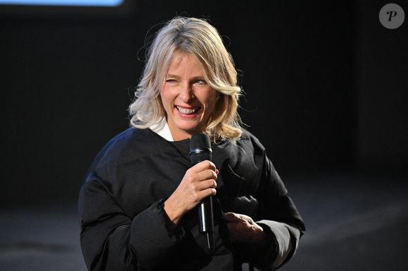 Karin Viard animant une Masterclass lors du 15e Festival du film Lumière à Lyon, France, le 16 octobre 2023.
