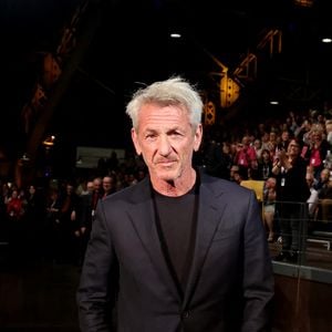 Sean Penn - Cérémonie d'ouverture du 17ème Festival Lumière à la Halle Tony Garnier à Lyon, le 11 octobre 2025. © Dominique Jacovides / Bestimage