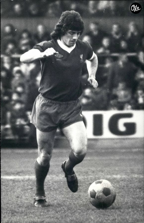 Au lendemain de cette finale, les fans du ballon rond ont appris le décès de Kevin Keegan, légende du football anglais et double Ballon d’Or, à l’âge de 75 ans.

La légende du foot britannique, Kevin Keegan (double ballon d’or) est décédée.

Credit Image: Keystone Press Agency/ZUMA Press Wire