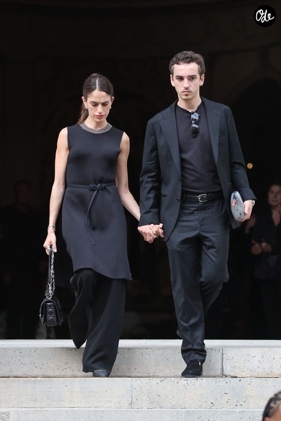 Gaston Ardisson et Ximena Aguilar lors des obsèques de Thierry Ardisson en l’église Saint-Roch de Paris. 

© Clovis-Jacovides/Bestimage
