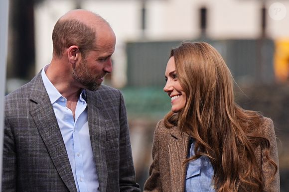 Le prince et la princesse de Galles, connus sous le nom de duc et duchesse de Rothesay lorsqu'ils sont en Écosse, visitent un marché artisanal pour rencontrer certains des fabricants et créateurs de l'île, dans la ville de Tobermory sur l'île de Mull.  29 avril 2025. Photo par Aaron Chown/PA Wire/ABACAPRESS.COM  Duchesse de Cambridge Kate Middleton Middleton Kate Princesse de Galles Princesse de Galles Catherine Duchesse de Cambridge Midleton Kate Middleton Catherine Duchesse de Cambridge Duchesse de Cambridge Middleton Kate Princesse de Galles Catherine Duchesse de Cambridge Middleton Catherine Middleton Kate Duc de Cambridge Prince de Galles Prince de Galles Prince William Prince de Galles Duc de Cambridge Prince William Akaba 