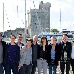 Nicolas Gob, Éléonore Bernheim, Richard Allieu, Frans Bak, Quentin Becker, Arnaud De Cremiers, Isabelle Degeorges, Angèle Herry-Leclerc, Pierre Yves Mora et Christophe Riandee participent à une séance photo lors de la deuxième journée du 19e Festival de la fiction télévisée francophone de La Rochelle, à La Rochelle, en France, le 14 septembre 2017. Photo : Aurore Maréchal/ABACAPRESS.COM
