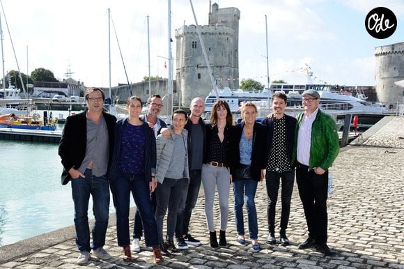 Nicolas Gob, Éléonore Bernheim, Richard Allieu, Frans Bak, Quentin Becker, Arnaud De Cremiers, Isabelle Degeorges, Angèle Herry-Leclerc, Pierre Yves Mora et Christophe Riandee participent à une séance photo lors de la deuxième journée du 19e Festival de la fiction télévisée francophone de La Rochelle, à La Rochelle, en France, le 14 septembre 2017. Photo : Aurore Maréchal/ABACAPRESS.COM