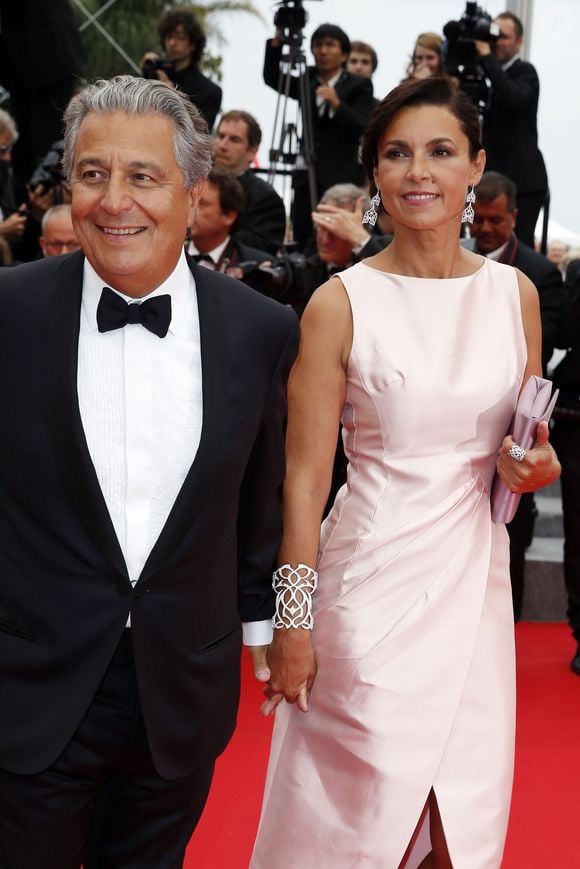 Christian Clavier et Isabelle De Araujo (Bijoux APM Monaco) - Montée des marches du film "Jimmy's Hall" lors du 67e Festival du film de Cannes le 22 mai 2014
Bestimage