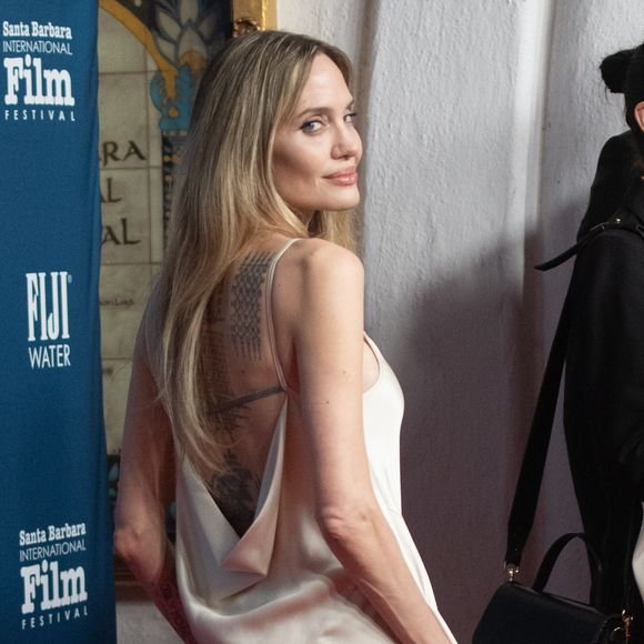 5 février 2025, Santa Barbara, Californie - Angelina Jolie assiste au 40ème Festival International du Film de Santa Barbara à l'Arlington Theatre à Santa Barbara (Image de crédit : © Charlie Steffens/ZUMA Press Wire)