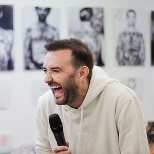 EXCLUSIF- Le chef français Cyril Lignac lors de sa première séance de dédicaces à la veille de la sortie de son nouveau livre "Saisons" à la librairie Mollat à Bordeaux, France, le 16 octobre 2019.  Photo par Thibaud Moritz/ABACAPRESS.COM