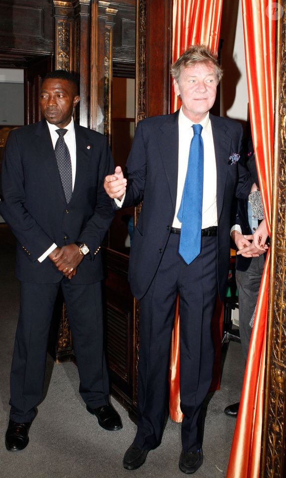 Le prince Ernst-August de Hanovre et sa compagne Simona assistent au vernissage pour le 200 ème anniversaire des joailliers Kochert à Vienne le 22 octobre 2014