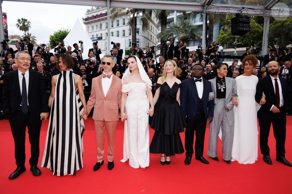 Le jury : Hong Sangsoo, Halle Berry, Jeremy Strong, Juliette Binoche, Alba Rohrwacher, Dieudo Hamadi, Payal Kapadia, Leïla Slimani, Carlos Reygadas - Montée des marches du film « Partir un jour » pour la cérémonie d’ouverture du 78ème Festival International du Film de Cannes, au Palais des Festivals à Cannes. Le 13 mai 2025
© Jacovides-Moreau / Bestimage
