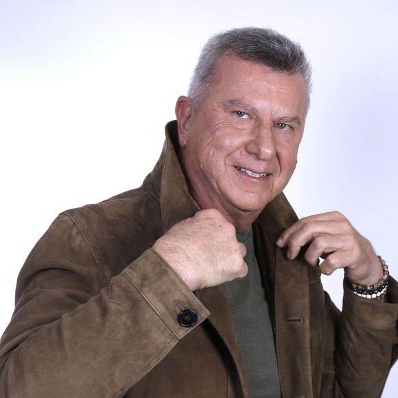 Exclusif - Portrait de Pascal Bataille, qui a récemment révélé être atteint d'un grave cancer des poumons, lors de l'enregistrement de l'émission "Chez Jordan de Luxe" à Paris. Le 11 décembre 2024
© Cédric Perrin / Bestimage