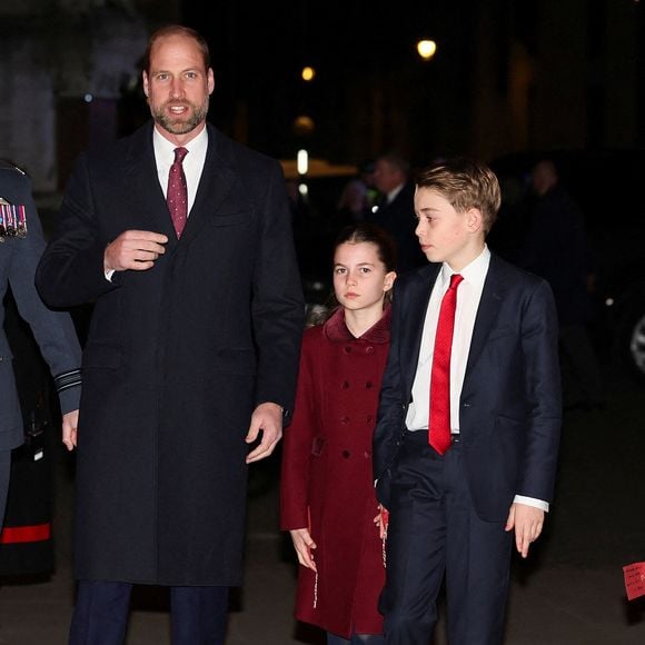 Le prince William, prince de Galles avec ses enfants la princesse Charlotte, le prince George, le prince Louis lors du service de chants de Noël Together At Christmas à l'abbaye de Westminster, Londres le 6 décembre 2024.
© Julien Burton / Bestimage