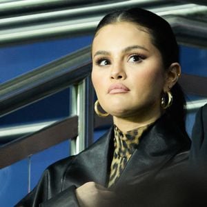 Selena Gomez - Tribunes lors du match de football Ligue 1 Uber Eats opposant le PSG à l'OM (4-0) au Parc des Princes. Paris. © Cyril Moreau/Bestimage