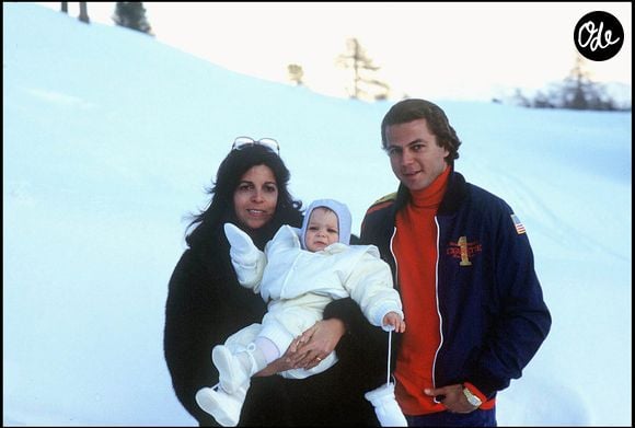 Archives rétro – Christina Onassis, sa fille Athina et Thierry Roussel à Saint-Moritz, au ski (plan serré). Daniel Angeli / Bestimage.