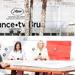 Exclusif - Flavie Flament, Charlotte Lipinska, Camille Dahan, Mathieu Kassovitz et Julie Gayet sur le plateau de l'émission Télématin en marge du 78ème Festival International du Film de Cannes, France, le 22 mai 2025. © Jack Tribeca/Bestimage