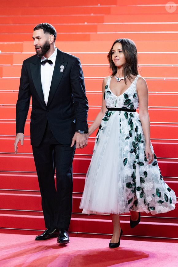 Karim Benzema et sa compagne Lyna Khoudri à la descente des marches du film « 13 jours 13 nuits » lors du 78ème Festival International du Film de Cannes. Le 23 mai 2025
© Olivier Borde/ Bestimage