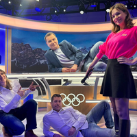Ce présentateur des Jeux Olympiques d'hiver sur France 2 a un lien méconnu avec ce clan star de Familles nombreuses