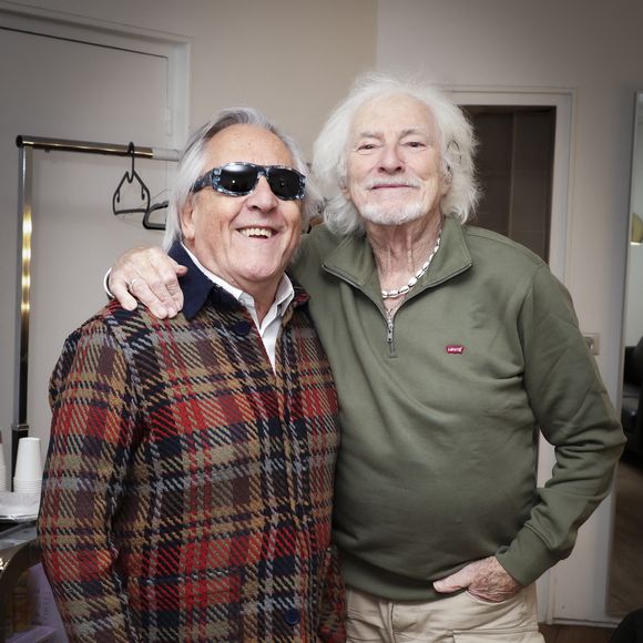 Exclusif - Gilbert Montagné, Hugues Aufray en backstage du concert de Hugues Aufray au Le Dôme de Paris - Palais des Sports le 9 novembre 2025.

© Jack Tribeca / Bestimage