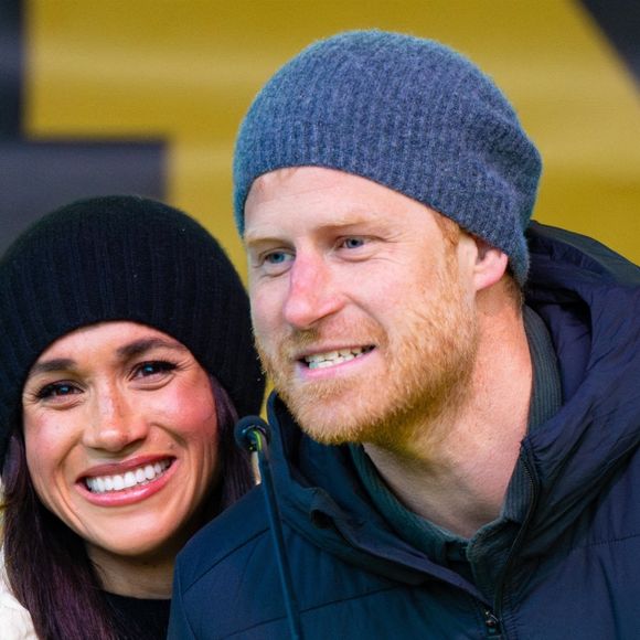 Meghan Markle est une maman et une épouse comblée !

Le prince Harry, duc de Sussex et Meghan Markle, duchesse de Sussex, assistent à un match de basketball en fauteuil lors des "Invictus Games Vancouver Whistler" à Vancouver.