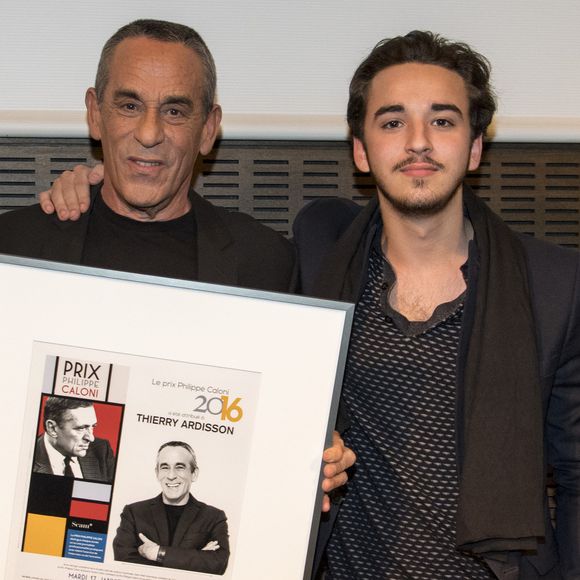 Thierry Ardisson et son fils Gaston Ardisson lors de la cérémonie du Prix Philippe Caloni décerné à Thierry Ardisson à la SCAM à Paris le 17 janvier 2017. 

© Pierre Perusseau/Bestimage