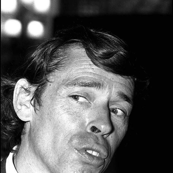 Jacques Brel, célèbre chanteur, aurait célébré aujourd'hui ses 96 ans. 

Jacques Brel au Festival de Cannes.
 ©ANGELI-RINDOFF / BESTIMAGE