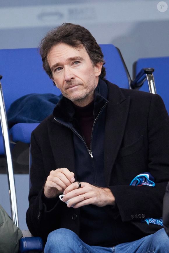Antoine Arnault - Célébrités dans les tribunes du match de football de Ligue 2 entre le Paris FC et le FC Annecy au Stade Charlety à Paris le 23 novembre 2024. © Cyril Moreau/Bestimage