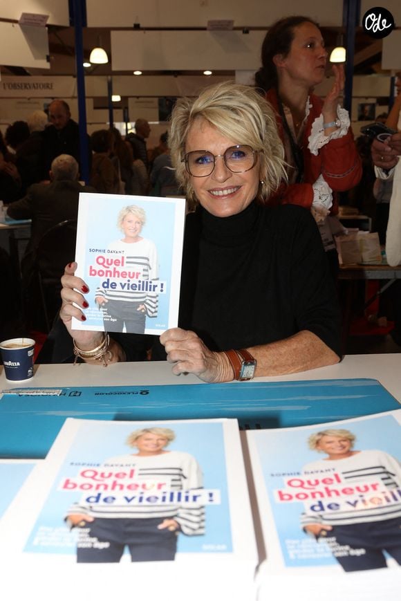 Sophie Davant lors de la 41ème Foire du Livre de Brive dans La Halle Brassens, à Brive-la-Gaillarde, France, le 11 novembre 2023. © Jean-Marc-Lhomer/Bestimage