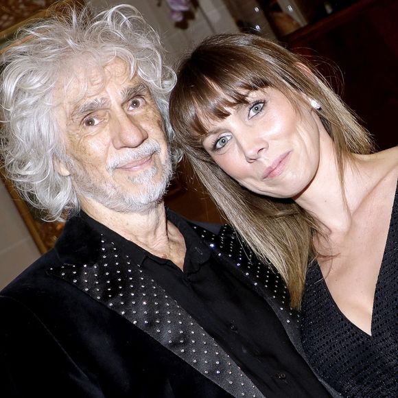 Laetitia Bertignac a retrouvé avec émotion la forêt de Fontainebleau, plusieurs semaines après les incendies qui ont ravagé près de 2 000 hectares.

Louis Bertignac et sa femme Laetitia Brichet lors de la soirée des "Stéthos d'or" à l'hôtel Four Seasons George V à Paris.

© Cédric Perrin / Bestimage
