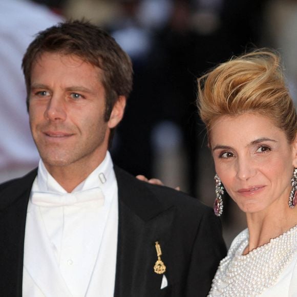 Après des années de mariage, ils se sont séparés en 2020.

 Emmanuel-Philibert de Savoie et l'actrice française Clotilde Courau, Princesse de Venise et du Piémont, assistent au dîner officiel sur les terrasses de l'Opéra après le mariage religieux du Prince Albert II et de la Princesse Charlène de Monaco à Monaco, 02 juillet 2011. Photo par Albert Nieboer/DPA/ABACAPRESS.COM