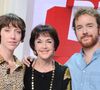 Ce rapport à la mort de ses parents a également compliqué son désir de maternité, initialement inexistant.
Exclusif - Anny Duperey entourée par ses enfants Sara Giraudeau et Gaël Giraudeau - Enregistrement de l'émission Vivement dimanche au studio Gabriel, présentée par M.Drucker et diffusée sur France 3 le 15 octobre 2023.
© Guillaume Gaffiot / Bestimage