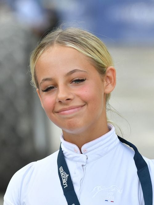 À 14 ans, Giulia Sarkozy aime prendre soin d’elle : découvrez le soin capillaire dont elle ne peut plus se passer