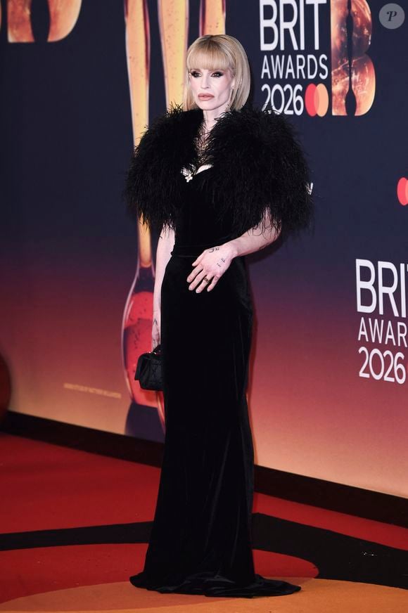 Kelly Osbourne a dénoncé une “cruauté particulière” et expliqué traverser “la période la plus difficile de sa vie”.

Kelly Osbourne - Cérémonie des Brit Awards 2026 à Manchester le 28 février 2026.
© Action press / Bestimage