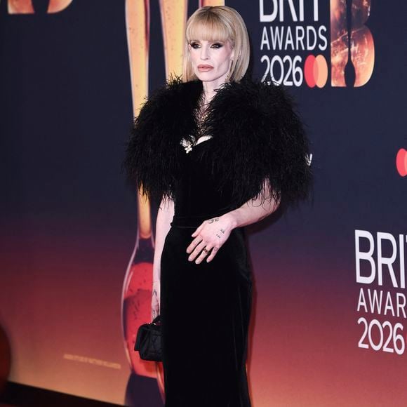 Kelly Osbourne a dénoncé une “cruauté particulière” et expliqué traverser “la période la plus difficile de sa vie”.

Kelly Osbourne - Cérémonie des Brit Awards 2026 à Manchester le 28 février 2026.
© Action press / Bestimage