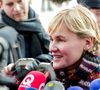 Une relation désormais vue sous un autre jour : celui de l'emprise d'un homme quadragénaire sur une jeune fille, qu'elle vient d'illustrer avec des photos particulièrement fortes

Judith Godrèche parle à la presse à son arrivée au tribunal judiciaire de Paris pour soutenir Adèle Haenel, où sera rendu ce lundi le jugement du réalisateur Christophe Ruggia pour accusation d'agressions sexuelles sur mineures, dont l'actrice Adèle Haenel alors âgée entre 12 et 14 ans au moment des faits, à Paris, France, le 3 février 2025. © Yoann Ouahcene/Bestimage