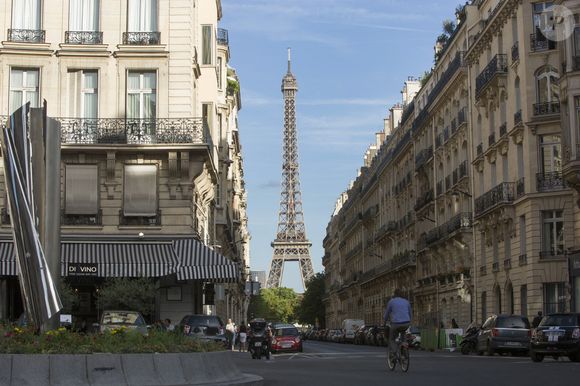 Paris (75), 16eme arrondissement : place de Mexico. En arriere plan la Tour Eiffel - Photo by Delaporte D./ANDBZ/ABACAPRESS.COM