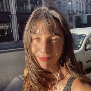 Et pour cause, la belle brune est elle aussi actrice.

Gabriel, le fils aîné de Marine Delterme, est en couple avec la comédienne Stéphanie Palies