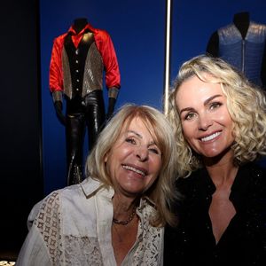 Laeticia Hallyday a partagé plusieurs images de la soirée sur son compte Instagram.

Laeticia Hallyday et sa mère Françoise Thibaut - Vernissage de l'exposition "Johnny Hallyday, l'exposition" au Palais des Expositions à Paris. Le 21 décembre 2023
© Dominique Jacovides / Bestimage
