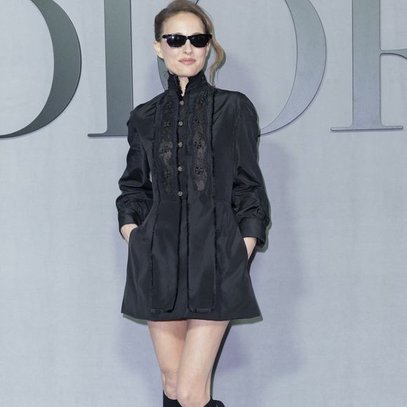 Natalie Portman au photocall du défilé Christian Dior Mode Féminine Prêt-À-Porter Automne/Hiver 2025-2026 lors de la Fashion Week de Paris (PFW), à Paris, France, le 4 mars 2025. © Olivier Borde/Bestimage