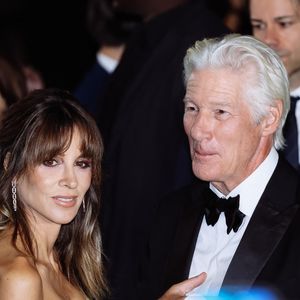 Ils coulent des jours heureux à Madrid avec leurs deux enfants

Fashion Week féminine de Milan Printemps/Été 2026 – Défilé Giorgio Armani - Richard Gere et Alejandra Silva le 28 septembre 2025.
© Alessandro Bremec/IPA via ZUMA Press