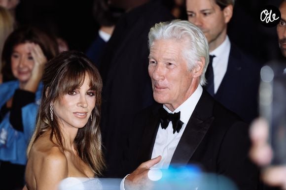 Ils coulent des jours heureux à Madrid avec leurs deux enfants

Fashion Week féminine de Milan Printemps/Été 2026 – Défilé Giorgio Armani - Richard Gere et Alejandra Silva le 28 septembre 2025.
© Alessandro Bremec/IPA via ZUMA Press