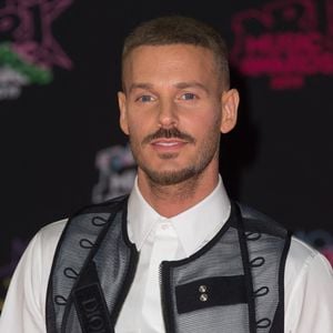 Malgré tout, le chanteur garde le cap et assure son concert…

Matt Pokora arrivant à la 21e cérémonie des NRJ Music Awards qui s'est tenue au Palais des Festivals de Cannes, en France, le 9 novembre 2019. Photo by Nicolas Genin/Abacapress.com