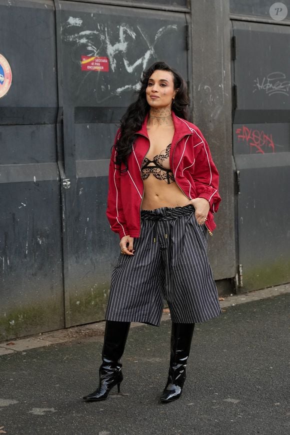 Camelia Jordana assiste au défilé Willy Chavarria lors de la semaine de la mode masculine automne/hiver 2026-2027 à Paris le 23 janvier 2026 à Paris, France. © Lucia Sabatelli / Bestimage