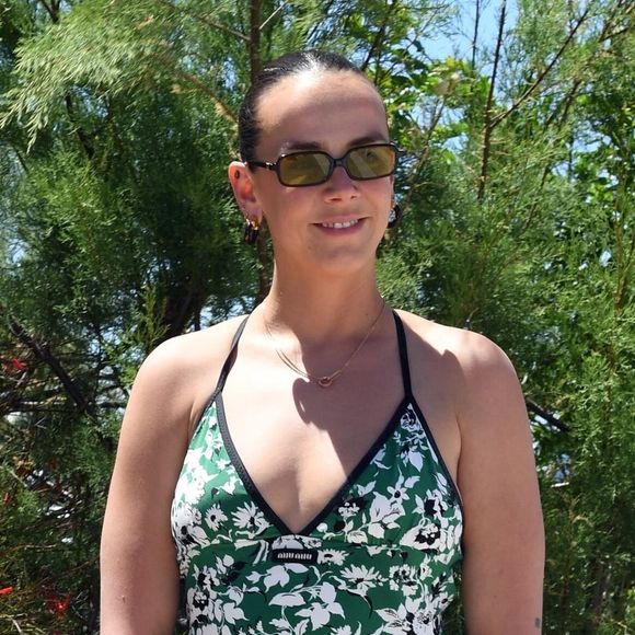 Pas pour y faire de la bronzette mais plutôt miser sur l'aventure comme le prouvent ses posts Instagram

Pauline Ducruet  à Cannes en 2024
©Backgrid UK/ Bestimage