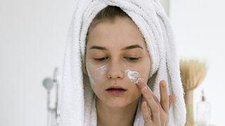 Beauté : Pourquoi les dermatologues déconseillent désormais les routines skincare en 10 étapes
