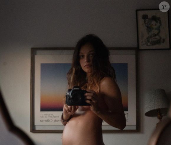 Gabrièle, l'une des filles de Catherine Laborde s'immortalise enceinte sur Instagram.