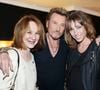 À la veille du tournage de cette scène, elle a partagé une photo de son père Johnny Hallyday aux côtés de sa mère.

Nathalie Baye et Laura Smet au concert de Johnny Hallyday au POPB de Bercy a Paris, le 15 juin 2013.

© Borde-Corlouer-Jacovides-Moreau / Bestimage
