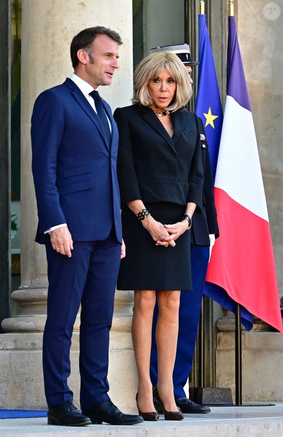 Info - Décès de Anne-Marie Trogneux, soeur de Brigitte Macron à l’âge de 93 ans - Le président de la République Emmanuel Macron et sa femme la Première dame Brigitte Macron reçoivent le Chancelier de la République fédérale d’Allemagne, et sa femme pour un dîner au Palais présidentiel de l’Elysée, à Paris, France, le 30 avril 2025. © Christian Liewig/Bestimage