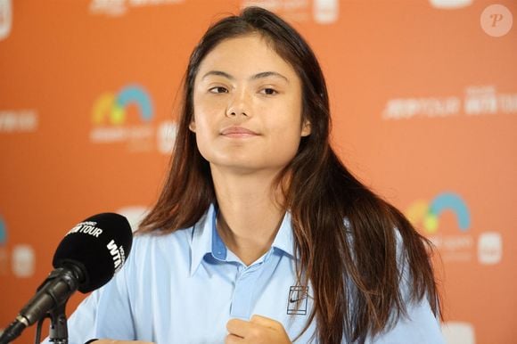 Emma Raducanu - Miami Gardens, FL  - Miami Open 2025 - Day 9 - Miami Open at Hard Rock Stadium. © Backgrid USA / Bestimage
