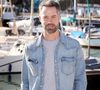 Et ce dernier a tout plaqué pour une retraite spirituelle sur le chemin de Compostelle.

Emmanuel Moire au photocall de la série "Demain nous appartient" lors de la 24ème édition du Festival de la Fiction TV de La Rochelle, France, le 17 septembre 2022. © Patrick bernard/Bestimage